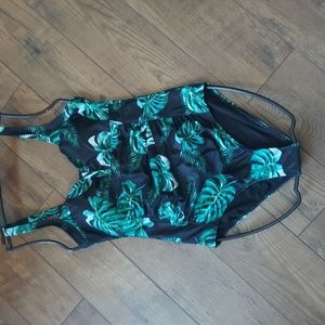 New with tags Tempt Me black size Large black with green tropical leaves 🍃